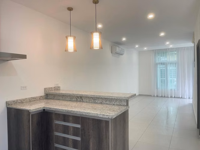 Se Rentan Townhouse- Residencial los Cedros - Imagen 6