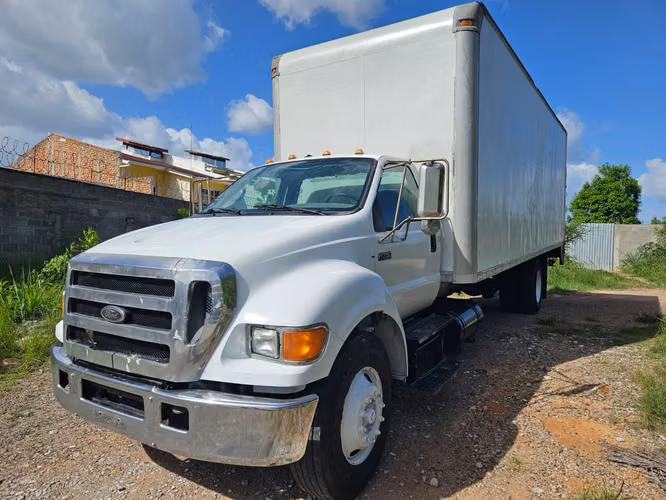 Camión FORD F750 2004