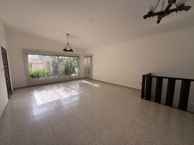 Se Renta Casa para Oficinas Col. Inestroza