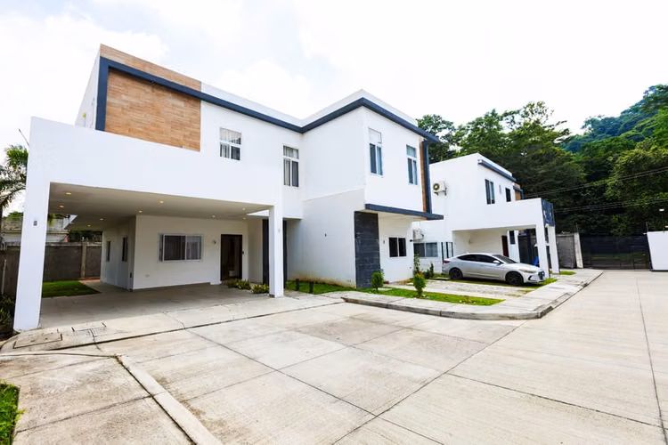 Hermosa Casa en Akbal, San Pedro Sula