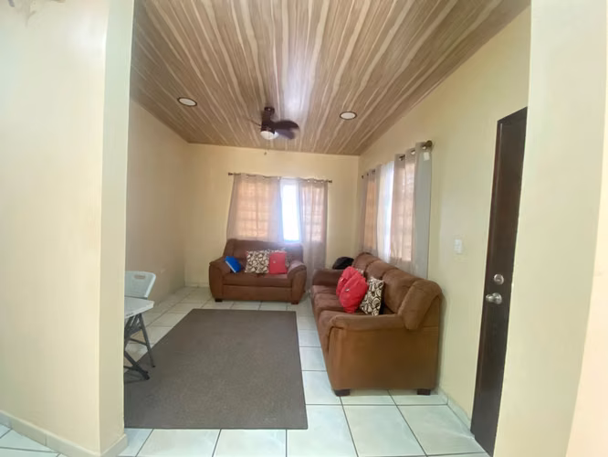  Se Vende Casa en Residencial Campisa – San Pedro Sula - Imagen 2