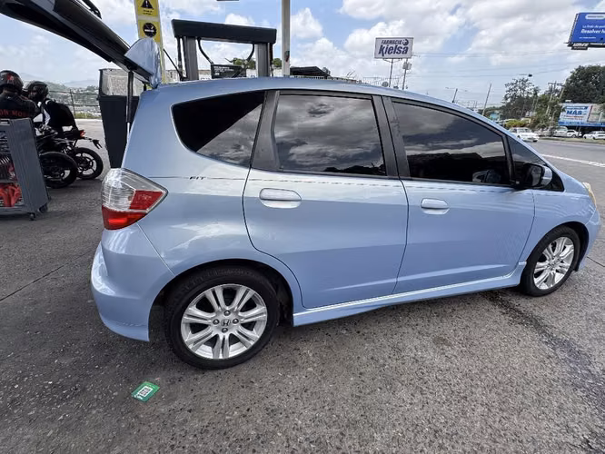 precioso ,Honda Fit ,  año 2009 , Sport , recién ingresado .