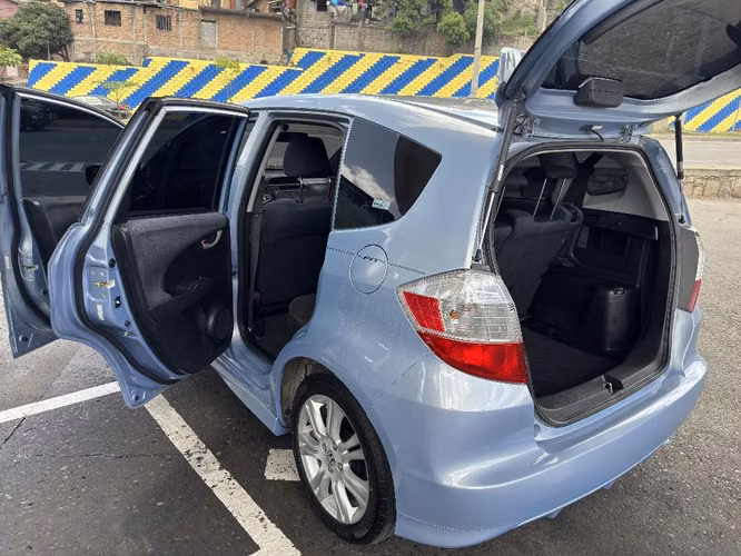 precioso ,Honda Fit ,  año 2009 , Sport , recién ingresado .