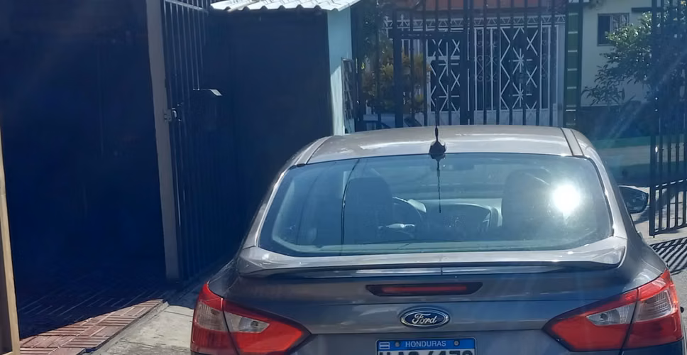 Venta de sedan en buen estado.