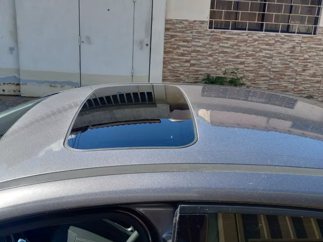 Venta de sedan en buen estado.