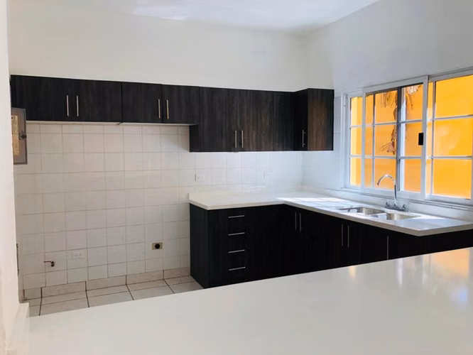 Se alquila apartamento en Res.. Los Arcos - Imagen 4