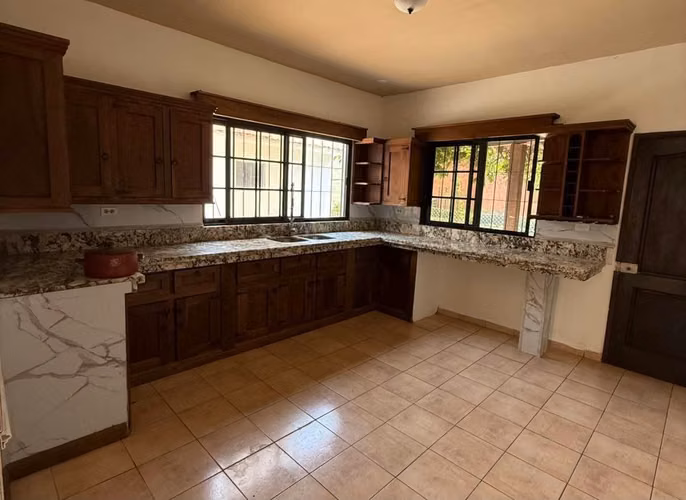 Casa de Esquina en El Barrial / Se vende o alquila - Imagen 5