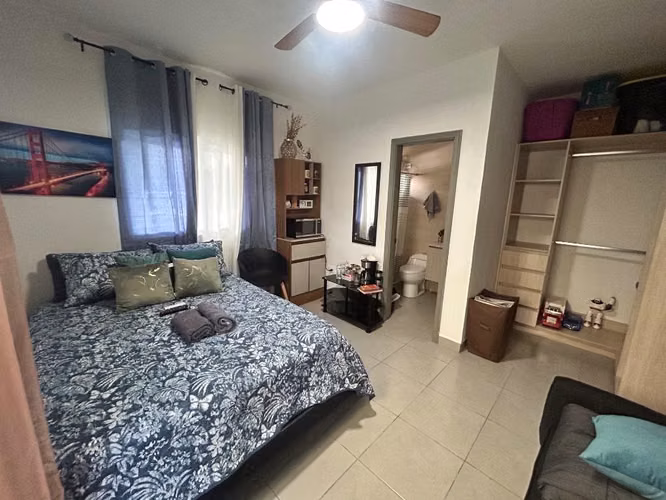Alquiler de habitacion amueblada cerca de hospital del valle, Altara - Imagen 4