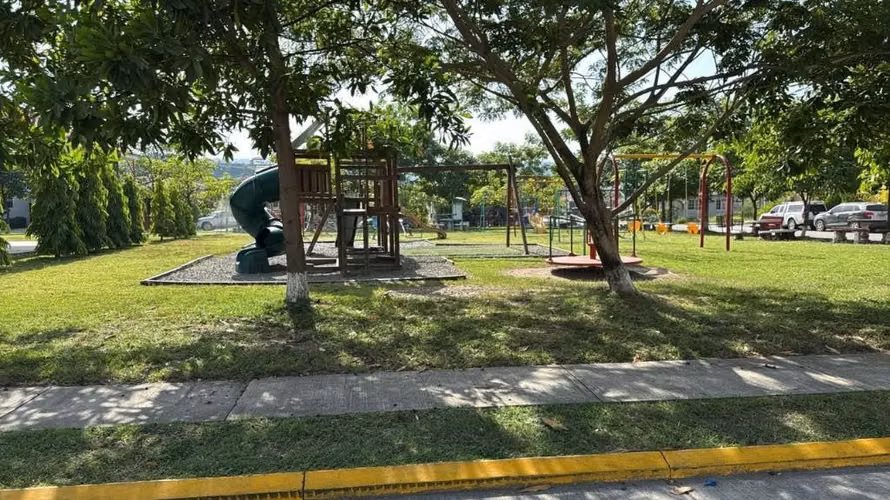 Venta de Hermosa Casa en 2 meses lista Res. Villas Valencia - Imagen 2