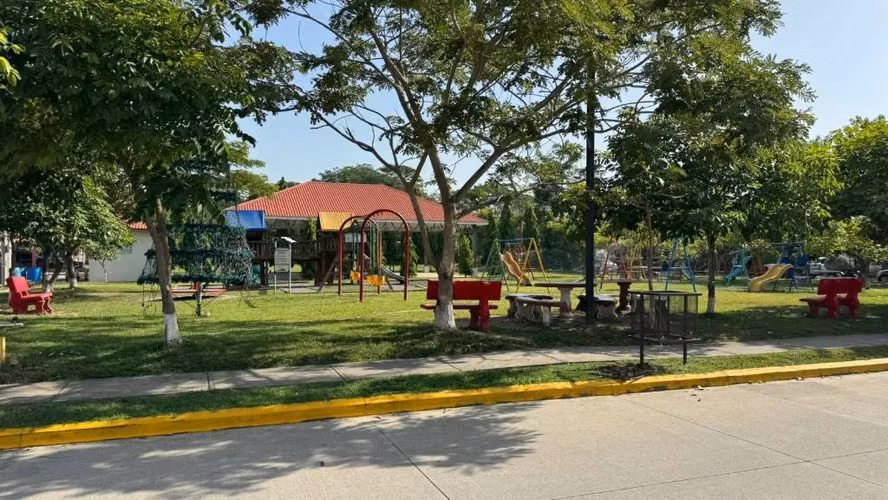 Venta de Hermosa Casa en 2 meses lista Res. Villas Valencia - Imagen 4