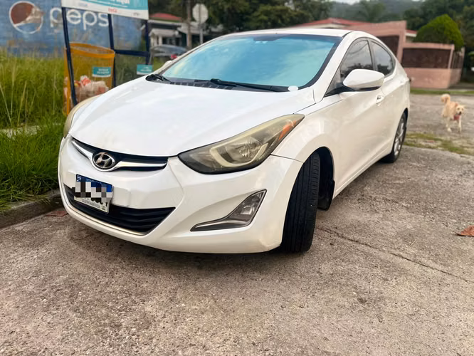 se vende HYUNDAI , PRECIO NEGOCIABLE  !!