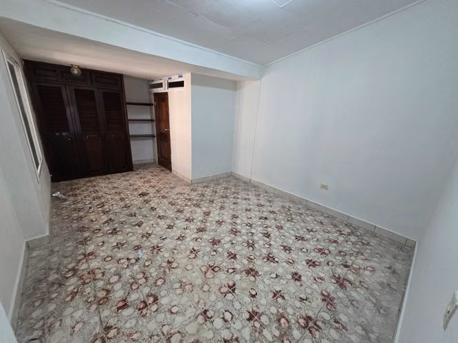 Col.Las Colinas(El Hogar) Circuito, Centrico, Accesible, Remodelada, 3 Hab+Parqueo - Imagen 2