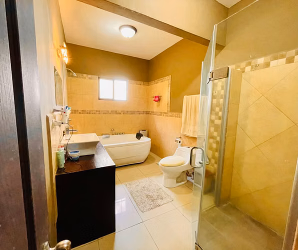 Se Vende hermosa Casa en Residencial Campisa - San Pedro Sula