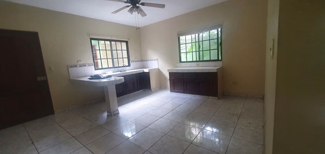 SE VENDEN TOWNHOUSE EN JARDINES DEL VALLE - Imagen 5