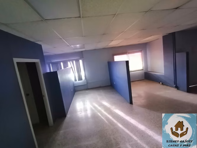 ALQUILO PISO PARA OFICINAS EN COLONIA SAN CARLOS, CERCA DEL BLVD MORAZÁN