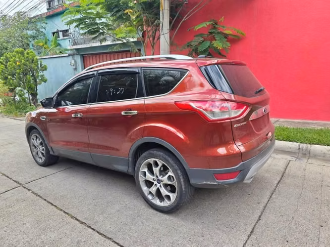FORD ESCAPE TITANIUM 15