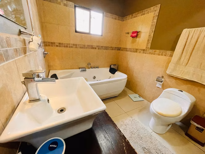 SE VENDE CASA EN RESIDENCIAL CAMPISA SAN PEDRO SULA