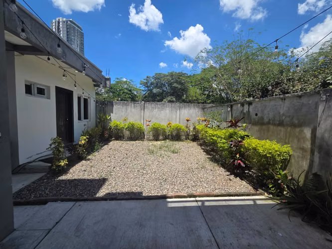 SE RENTA AMPLIA CASA EN RESIDENCIAL CASA MAYA - Imagen 3