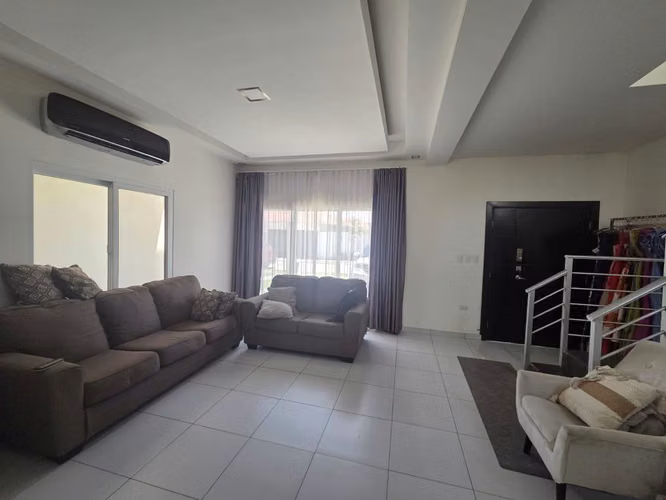 SE RENTA AMPLIA CASA EN RESIDENCIAL CASA MAYA - Imagen 2