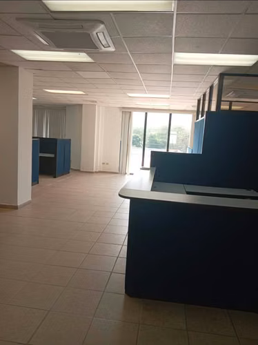 SE ALQUILAN LOCALES EN PLAZA SANTA MÓNICA SAN PEDRO SULA - Imagen 5