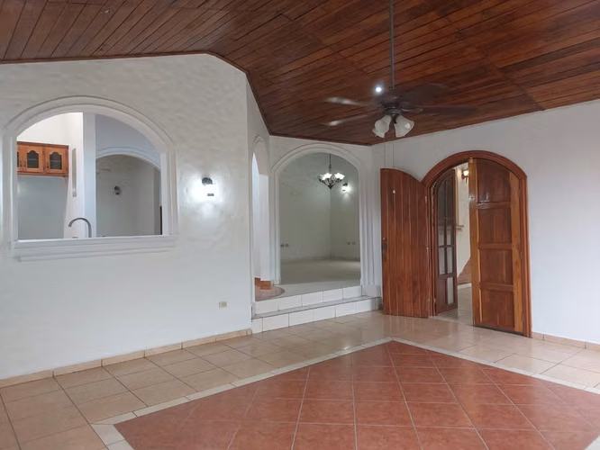 Casa en Venta en Residencial Villas Paraíso – San Pedro Sula
