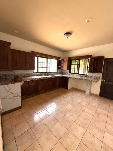 Se Alquila o Se Vende Casa en el Barrial - Imagen 6