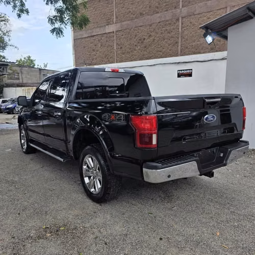 FORD F150 LARIAT 2019