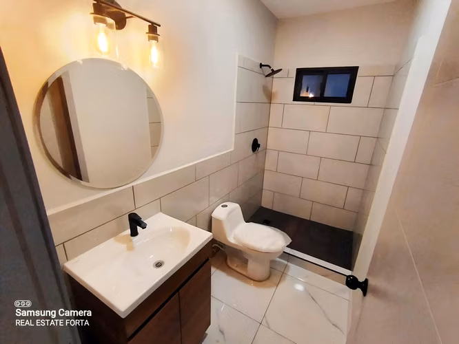 Venta de Hermosa Casa en la Residencial Campos Elíseos, Monte Carmelo, en Valle de Ángeles.