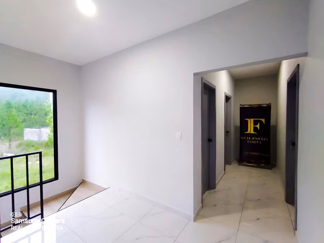 Venta de Hermosa Casa en la Residencial Campos Elíseos, Monte Carmelo, en Valle de Ángeles.