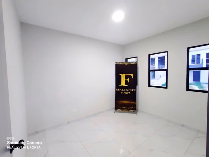 Venta de Hermosa Casa en la Residencial Campos Elíseos, Monte Carmelo, en Valle de Ángeles.