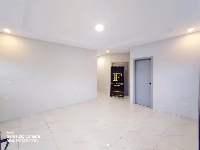 Venta de Hermosa Casa en la Residencial Campos Elíseos, Monte Carmelo, en Valle de Ángeles.