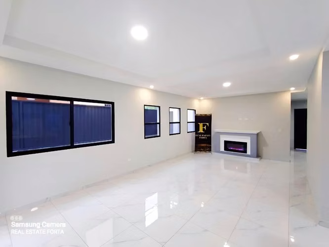Venta de Hermosa Casa en la Residencial Campos Elíseos, Monte Carmelo, en Valle de Ángeles.