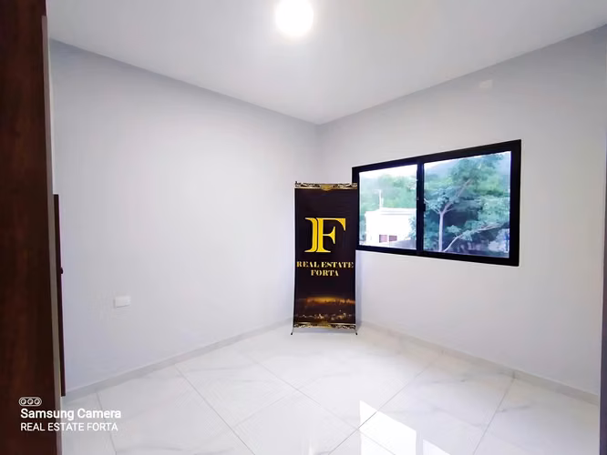 Venta de Hermosa Casa en la Residencial Campos Elíseos, Monte Carmelo, en Valle de Ángeles.