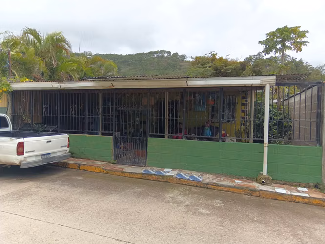Casa totalmente amueblada + Pickup Mazda | Güinope | L.3,000,000
