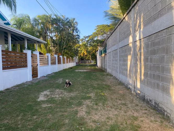  Se Vende Casa de Playa Amueblada en Tela, Atlántida