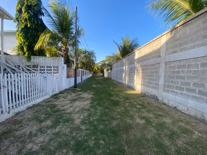  Se Vende Casa de Playa Amueblada en Tela, Atlántida