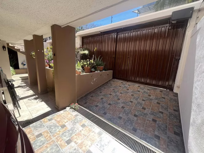Se Vende Amplia Casa Col. Los Almendros