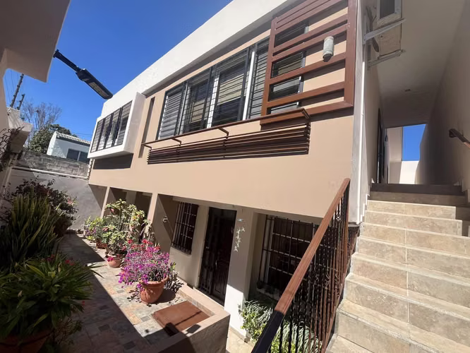 Se Vende Amplia Casa Col. Los Almendros