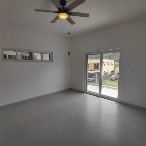 Se Alquila Casa en Res. Rancho Tara - Imagen 5