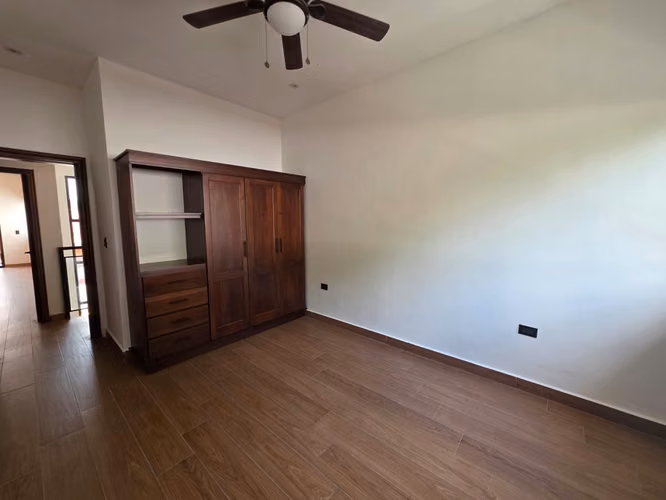Se Alquila o Venden TownHouse Col. Juan Lindo - Imagen 4