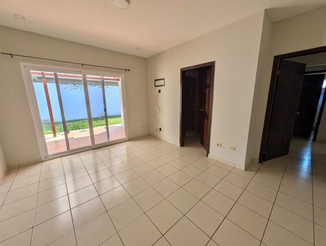 Se Renta Casa Res. El Barrial - Imagen 4