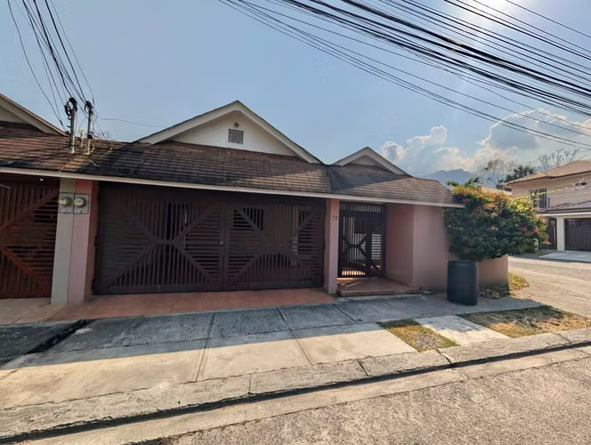 Se Renta Casa Res. El Barrial - Imagen 6