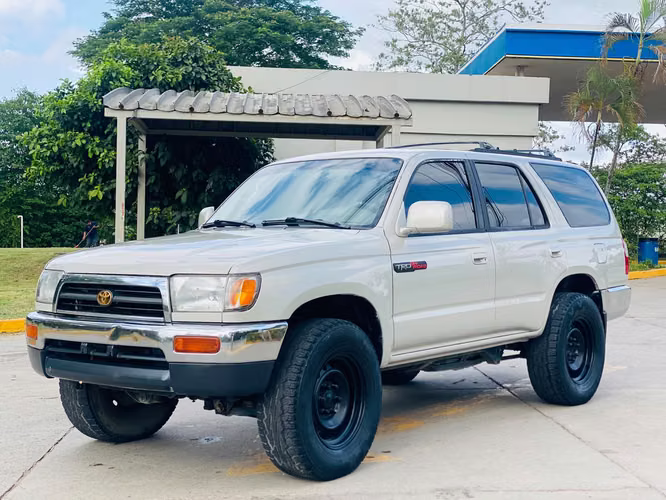Toyota Runner 4x4-Recien Ingresada