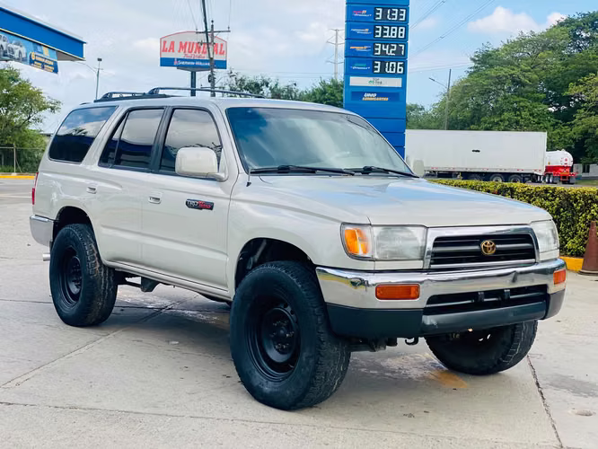 Toyota Runner 4x4-Recien Ingresada