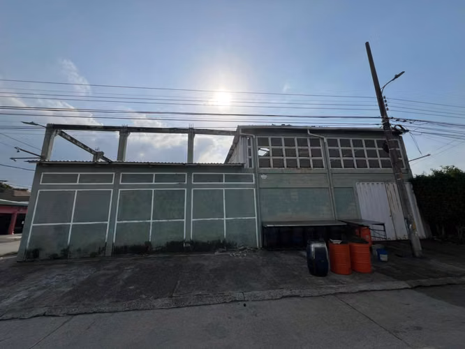 Venta de Bodega- Taller en Col. Smith San Pedro Sula (Sector Barandillas)