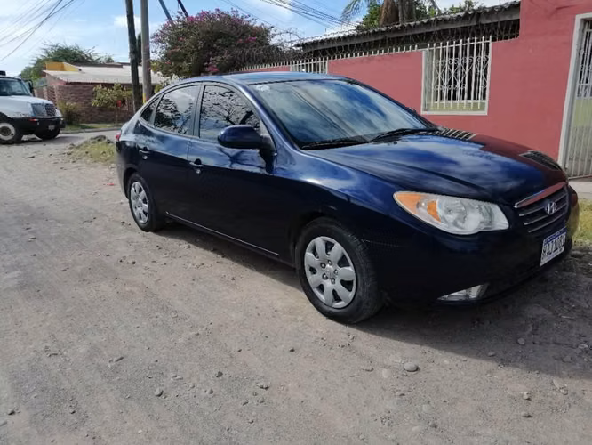 Vendo o Permuto Elantra 2008