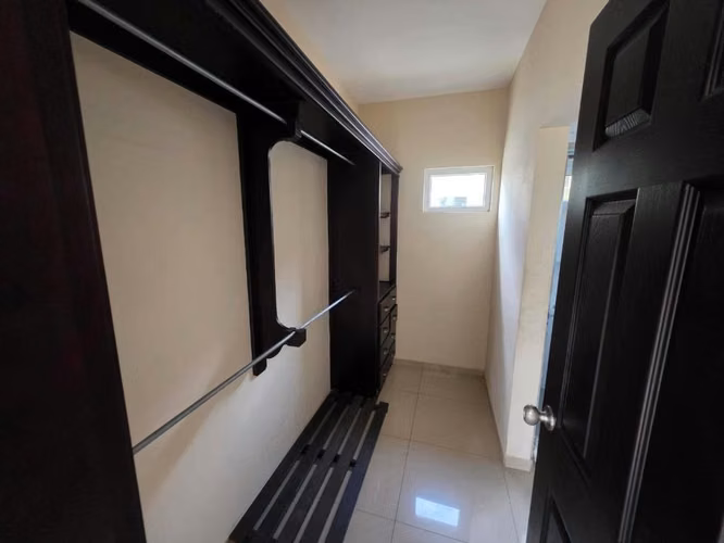 Se Vende Casa en Res. Costa del Este - San Pedro Sula