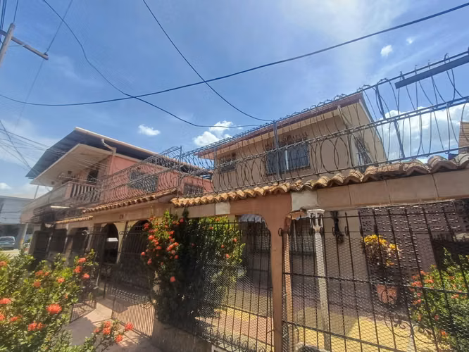 Se Vende Propiedad de esquina en Bo. Santa Ana