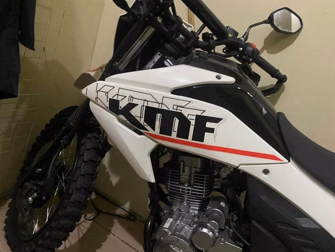 Motocicleta KMF ZX 150