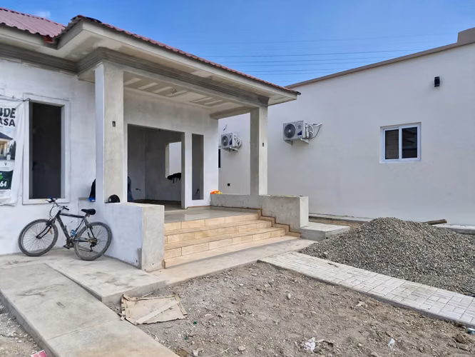  ¡Casa en Venta en Residencial Altos de Valencia – San Pedro Sula!